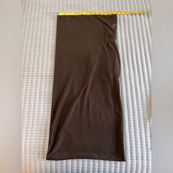 NEW Beyond Yoga Infinity Scarf with Phone/Key Fob/Credit Card/ID Zipper Pocket - Picture 5 of 9